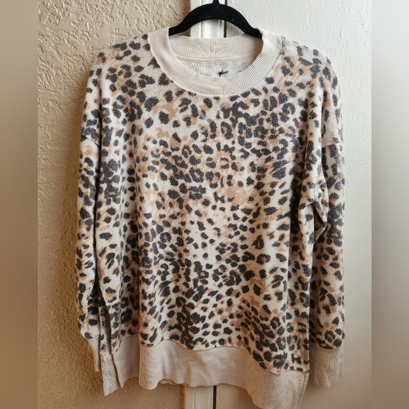 Aerie- Leopard Crew Neck Sweatshirt - Picture 1 of 5